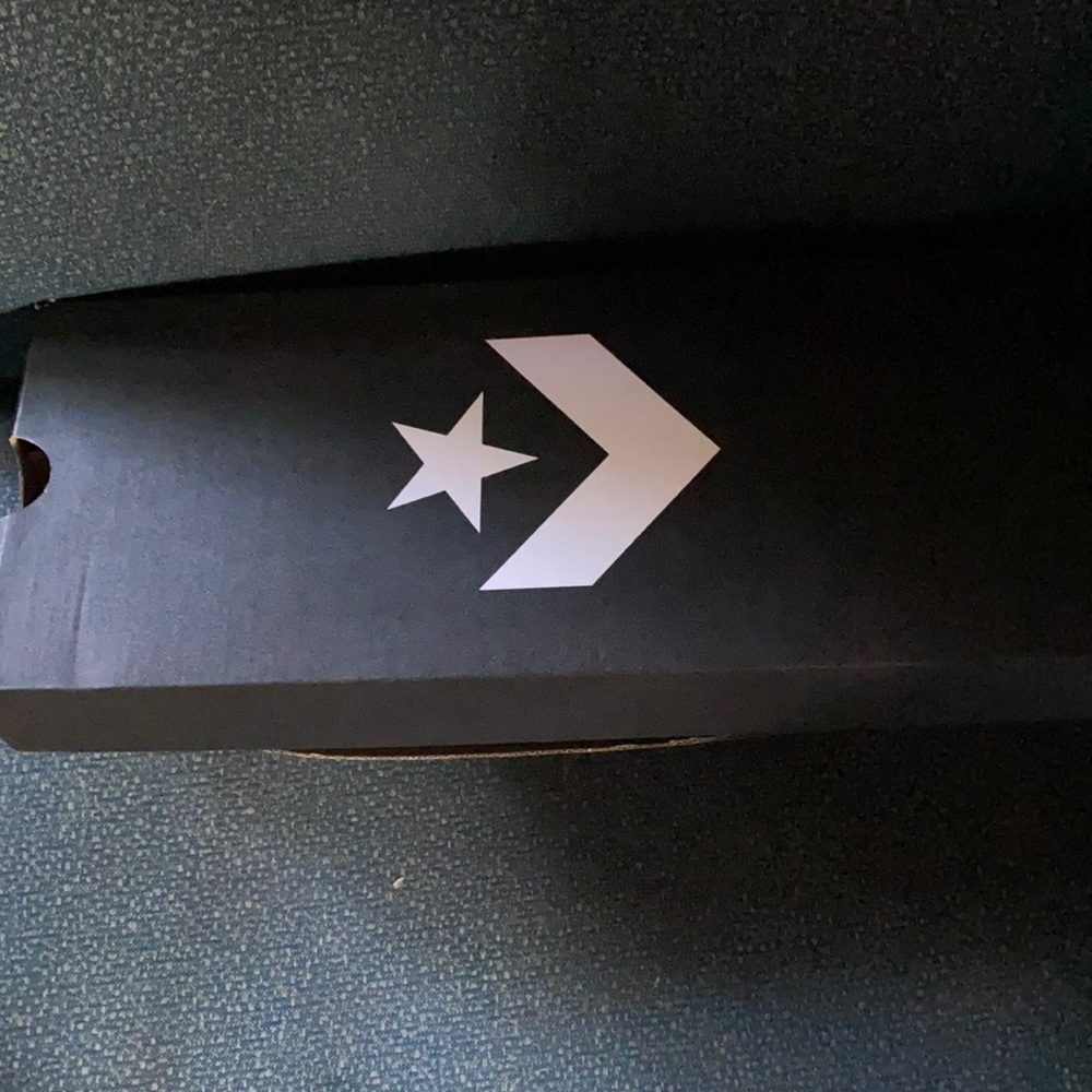 Brand new converse tennis shoes